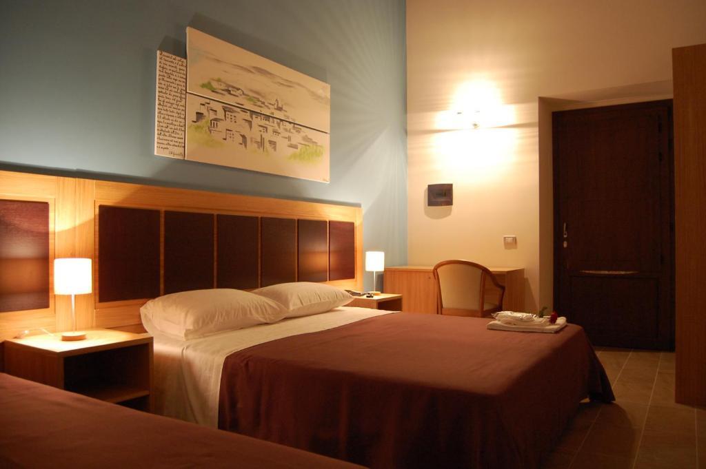 Terre Iblee Resort Chiaramonte Gulfi Zimmer foto